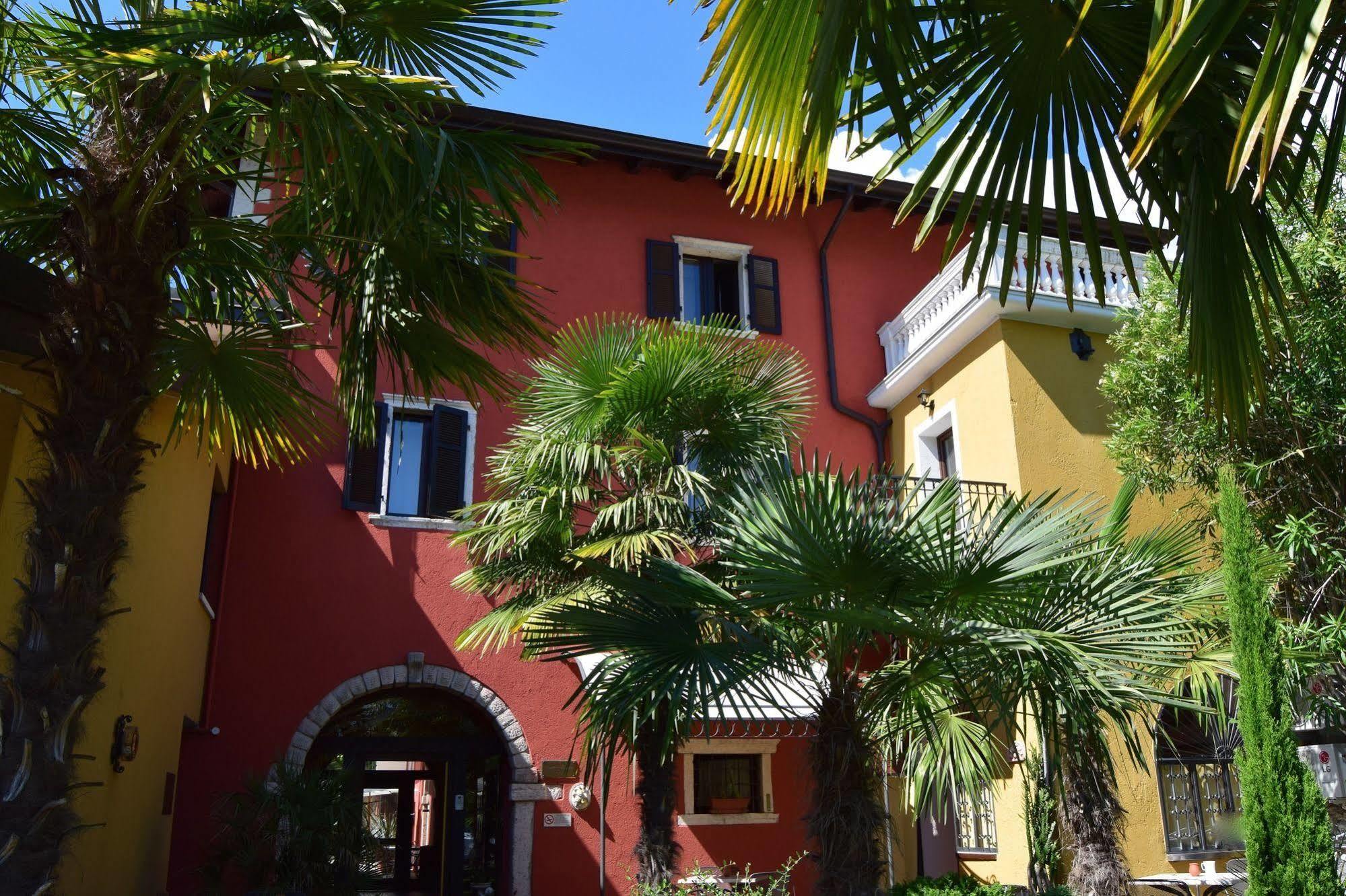 Residence Segattini Рива-дель-Гарда Экстерьер фото